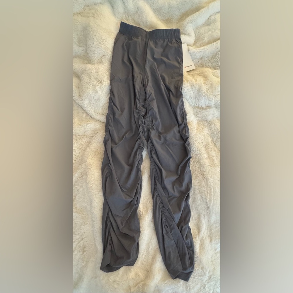 NWT Lululemon Dance Studio slim-fit HR Flared Pant, Solar Gray, XS - Picture 11 of 12